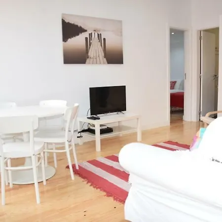 Cool Tailor Made 2 Bedroom * Lisbon